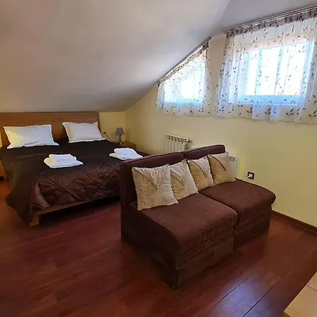 божурленд студио а-4-1 *